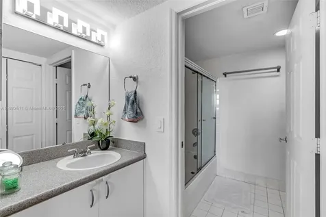 816 NW 11th Street Miami FL 33136