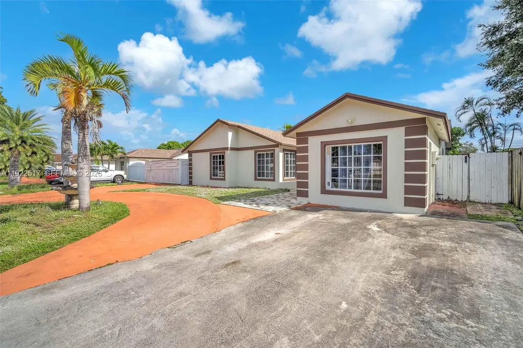 19541 NW 57th Court Hialeah FL 33015