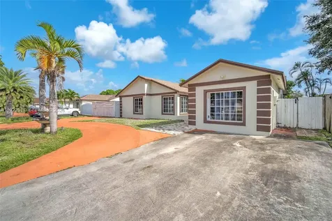 19541 NW 57th Court Hialeah FL 33015