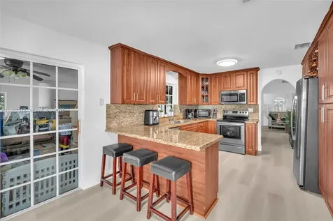19541 NW 57th Court Hialeah FL 33015