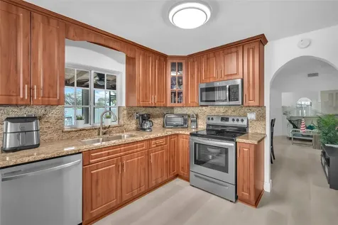 19541 NW 57th Court Hialeah FL 33015