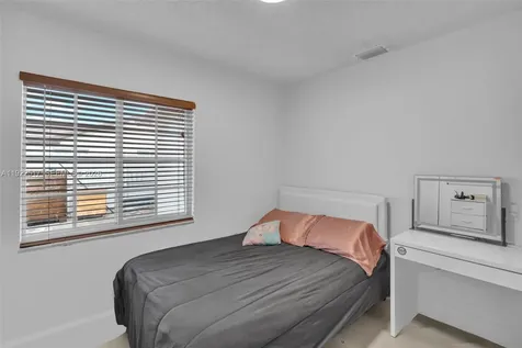 19541 NW 57th Court Hialeah FL 33015