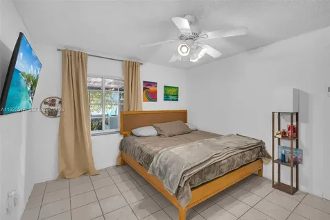 19541 NW 57th Court Hialeah FL 33015