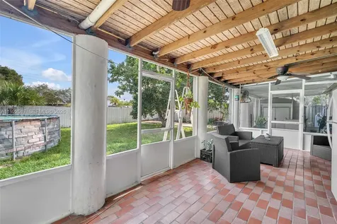 19541 NW 57th Court Hialeah FL 33015