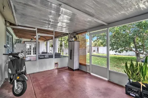 19541 NW 57th Court Hialeah FL 33015