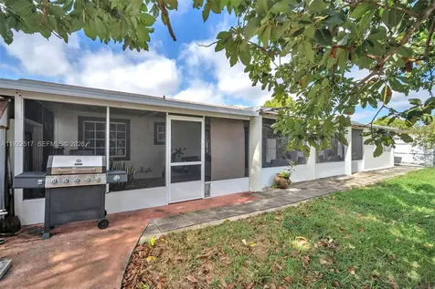 19541 NW 57th Court Hialeah FL 33015