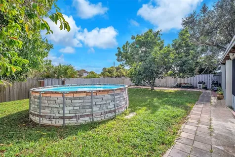 19541 NW 57th Court Hialeah FL 33015