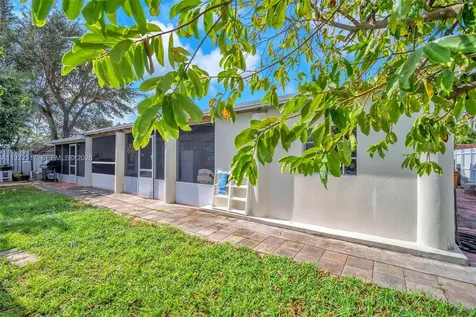 19541 NW 57th Court Hialeah FL 33015