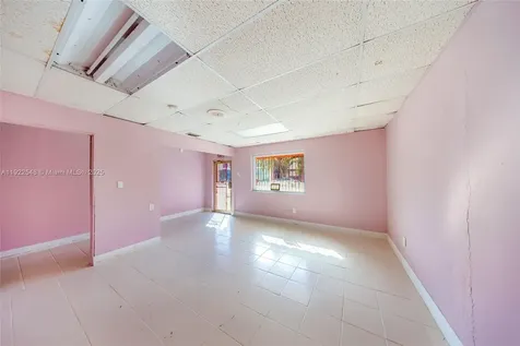 159 NW 36th Street Miami FL 33127