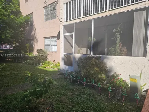 8411 NW 8th Street Miami FL 33126