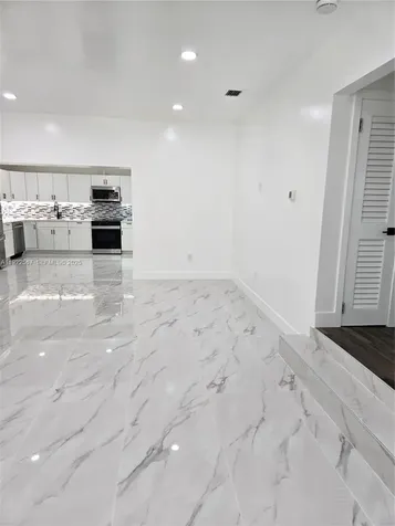 987 NE 145 North Miami FL 33161