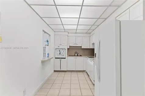 19390 Collins Avenue Sunny Isles Beach FL 33160