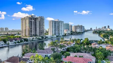 19390 Collins Avenue Sunny Isles Beach FL 33160