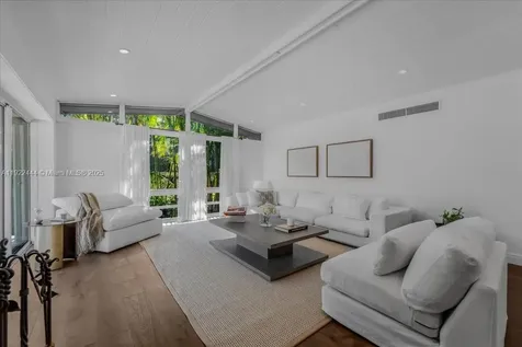 669 S Mashta Drive Key Biscayne FL 33149