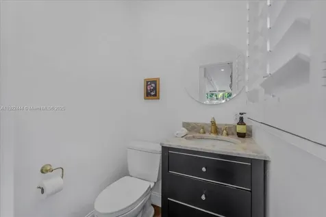 669 S Mashta Drive Key Biscayne FL 33149