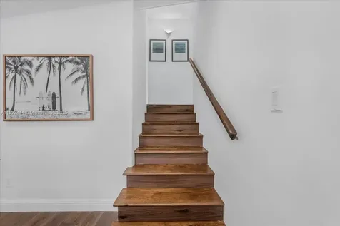669 S Mashta Drive Key Biscayne FL 33149