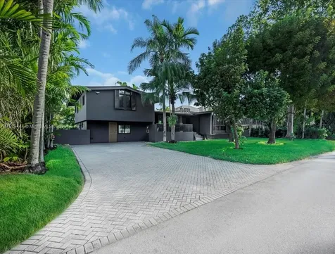 669 S Mashta Drive Key Biscayne FL 33149