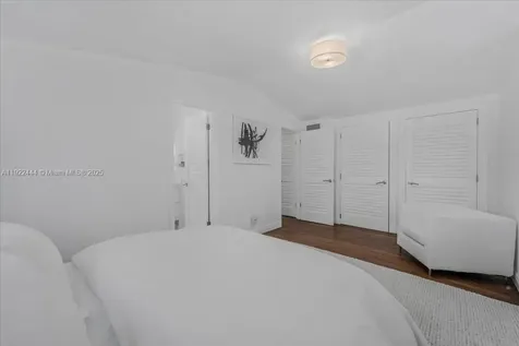 669 S Mashta Drive Key Biscayne FL 33149
