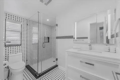 669 S Mashta Drive Key Biscayne FL 33149