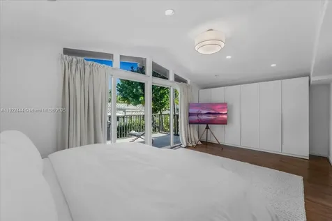 669 S Mashta Drive Key Biscayne FL 33149