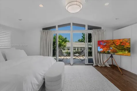 669 S Mashta Drive Key Biscayne FL 33149