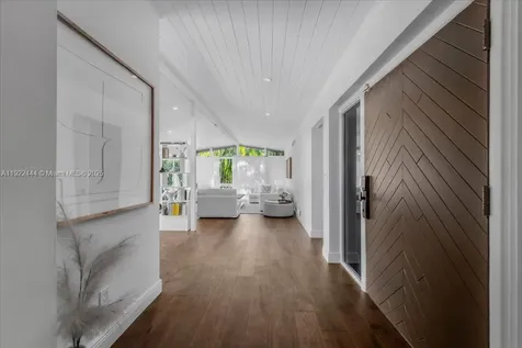 669 S Mashta Drive Key Biscayne FL 33149