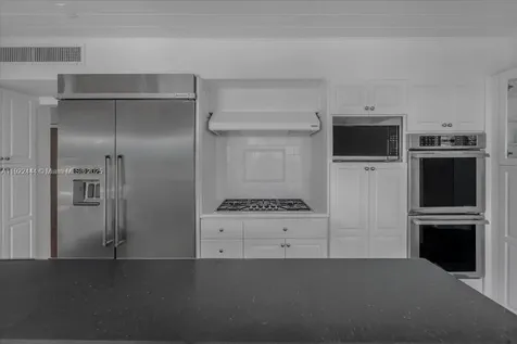 669 S Mashta Drive Key Biscayne FL 33149
