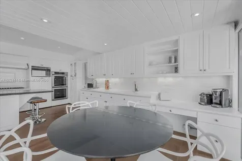 669 S Mashta Drive Key Biscayne FL 33149