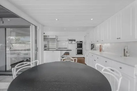 669 S Mashta Drive Key Biscayne FL 33149