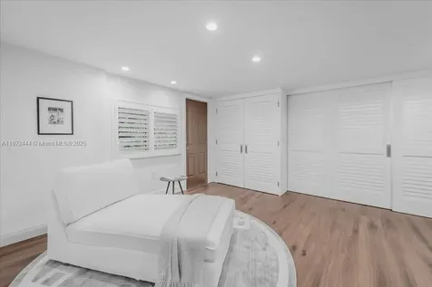 669 S Mashta Drive Key Biscayne FL 33149