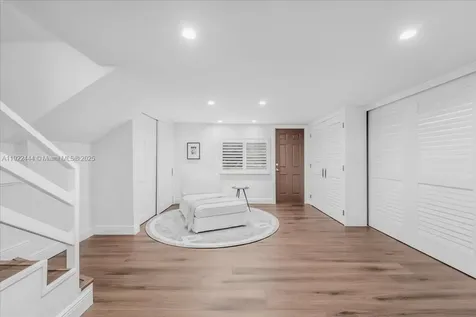 669 S Mashta Drive Key Biscayne FL 33149