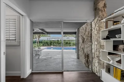 669 S Mashta Drive Key Biscayne FL 33149