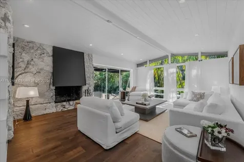 669 S Mashta Drive Key Biscayne FL 33149