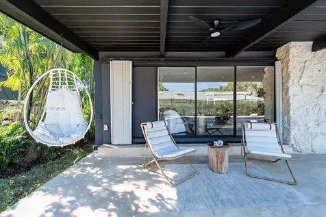 669 S Mashta Drive Key Biscayne FL 33149