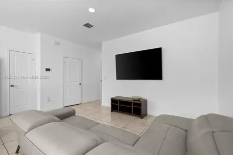 757 SW 11th Street Florida City FL 33034