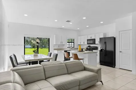 757 SW 11th Street Florida City FL 33034
