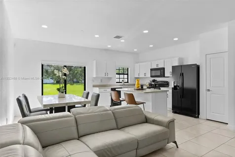 757 SW 11th Street Florida City FL 33034