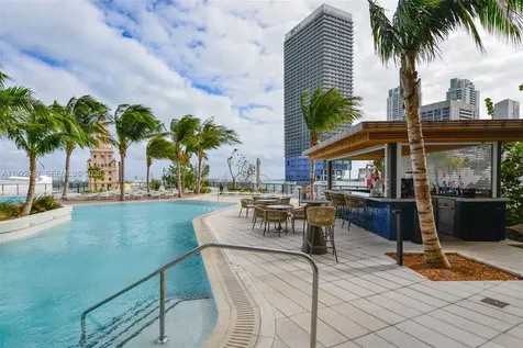 159 NE 6th Street Miami FL 33132