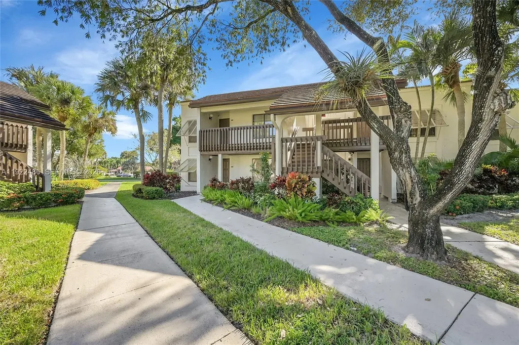 10187 Mangrove Drive Boynton Beach FL 33437