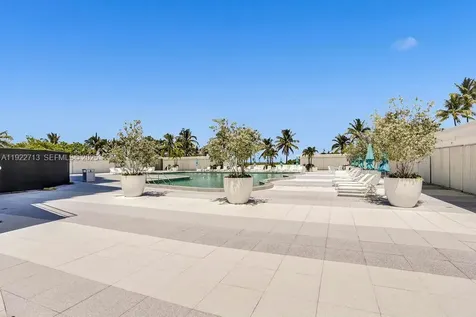 5255 Collins Avenue Miami Beach FL 33140