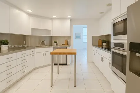 5255 Collins Avenue Miami Beach FL 33140