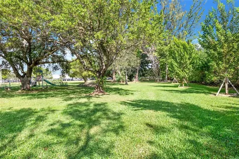 8650 SW 67th Avenue Pinecrest FL 33156