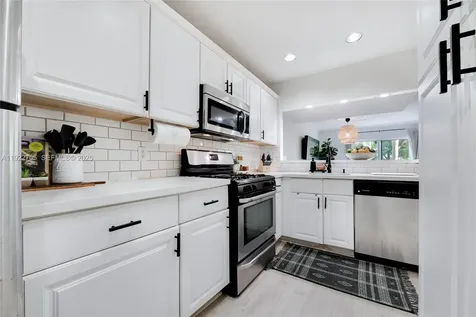 8650 SW 67th Avenue Pinecrest FL 33156