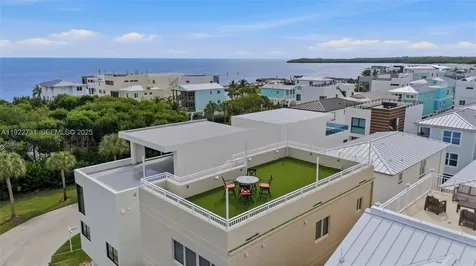 94825 Overseas Highway 276 Key Largo FL 33037