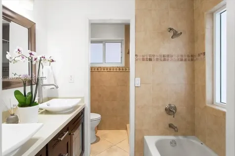 4190 Pamona Avenue Miami FL 33133