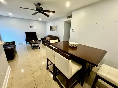 5300 Washington Street Hollywood FL 33021