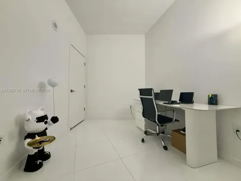 851 NE 1st Avenue Miami FL 33132
