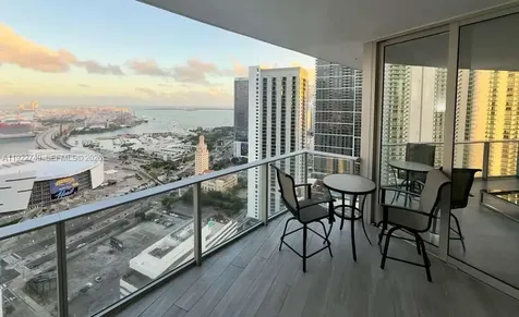 851 NE 1st Avenue Miami FL 33132