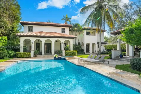 8800 SW 57 Avenue Pinecrest FL 33156
