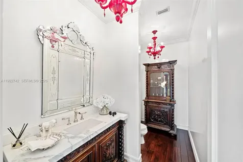 8800 SW 57 Avenue Pinecrest FL 33156